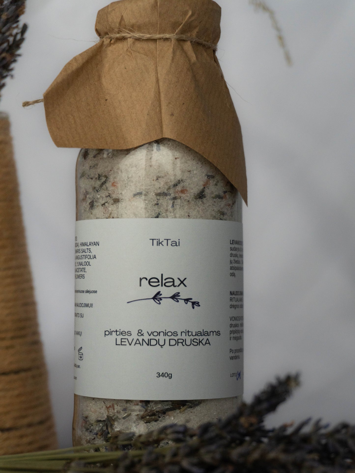 Rankų darbo levandų druska