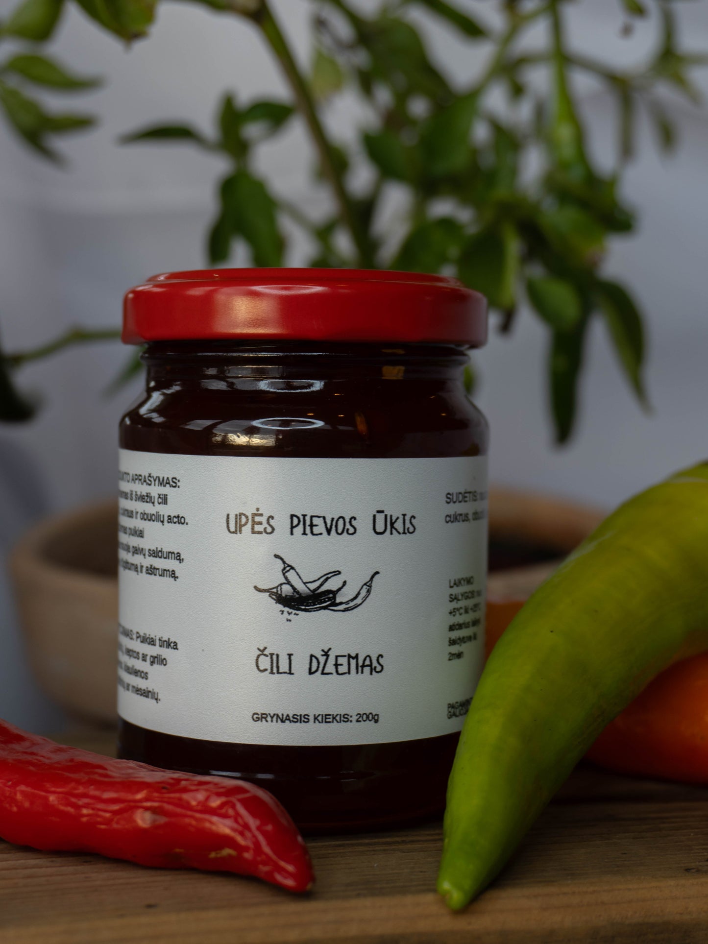 Pusiau saldus čili džemas